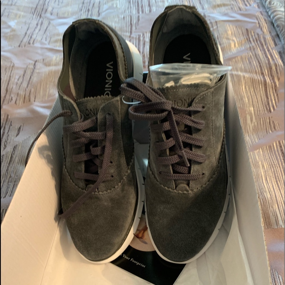 Vionic women’s suede sneakers